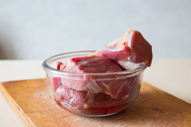 假日·科普丨别再把肉泡水里解冻了 正确解冻方法学起来