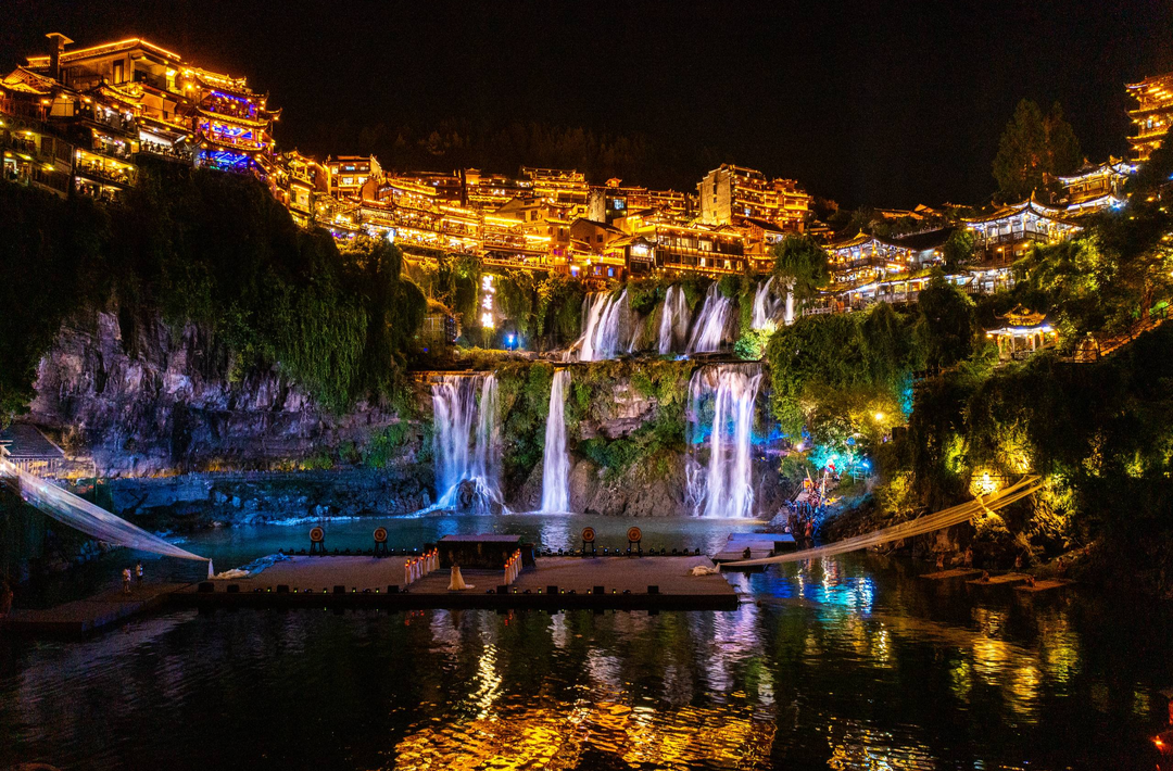 深山古镇名扬海外火爆出圈@湖南日报头版头条