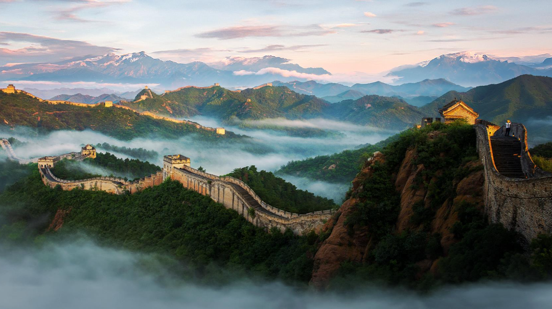 女孩在长城诵诗引共鸣 哪些“诗和远方”打动了你