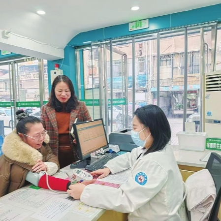 “较真局长”啃下基层医疗“硬骨头”——记“全省担当作为优秀干部”刘晓红