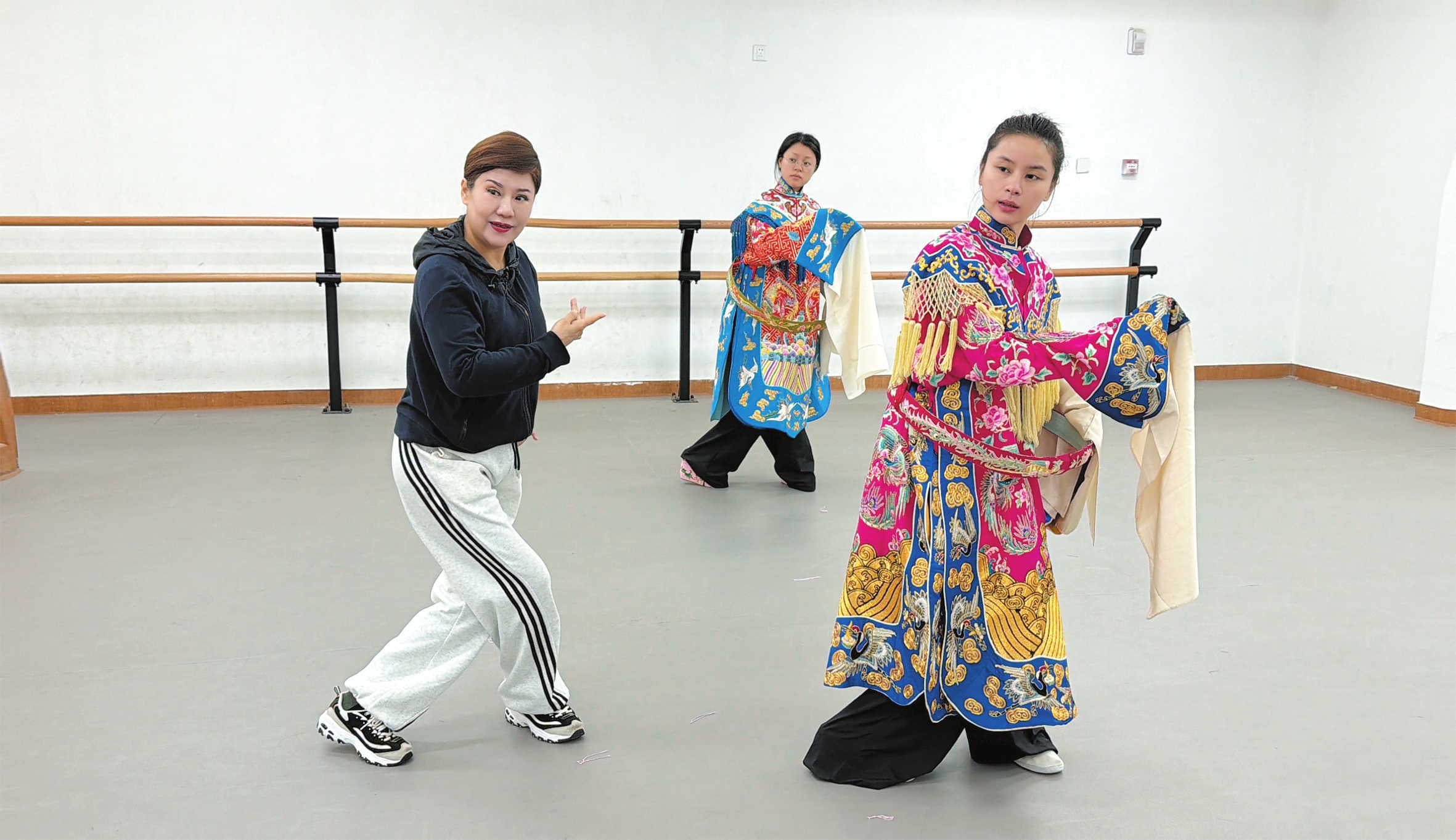 巴陵戏再唱“九子鞭”