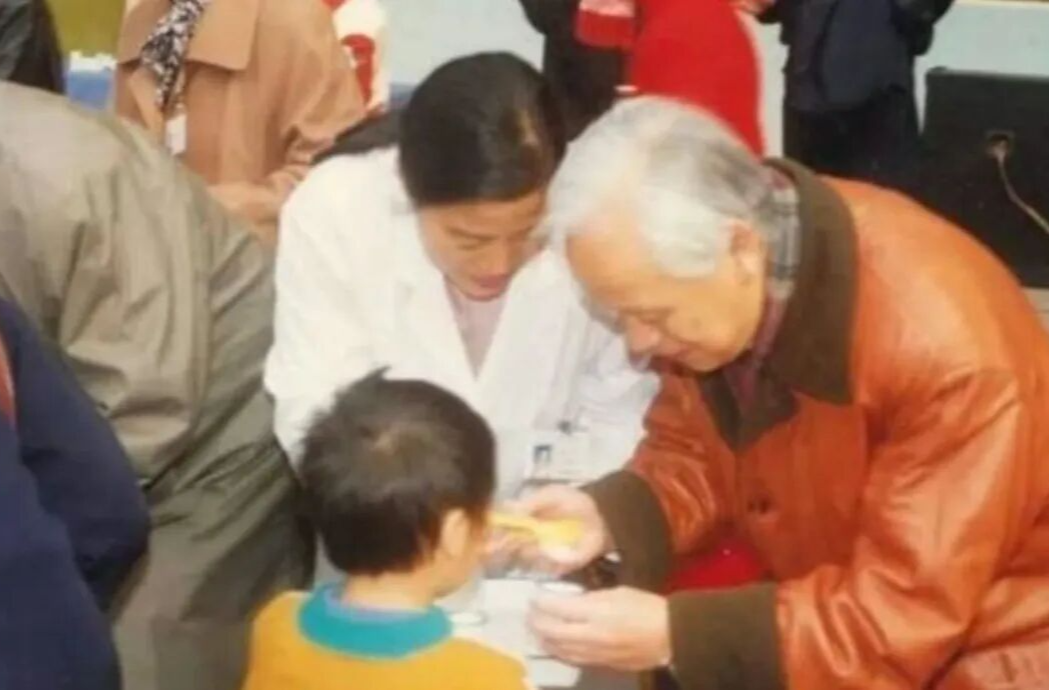 联合国通过决议：纪念“糖丸爷爷”！