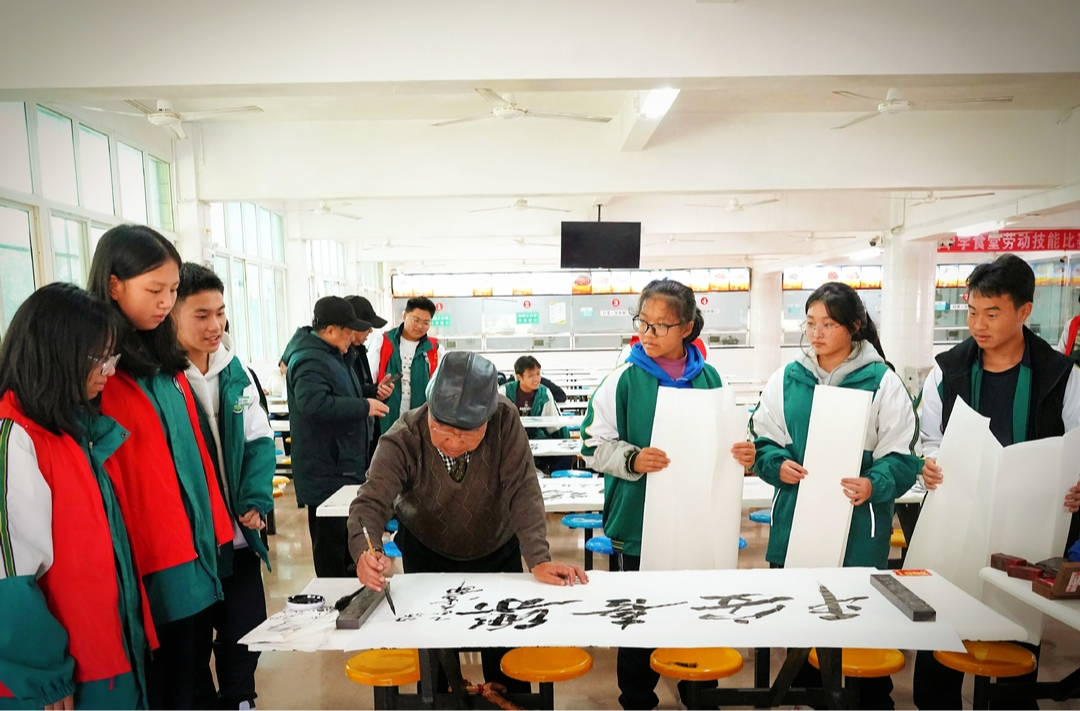 湘西州民族中学第二十五届校园艺术节圆满落幕