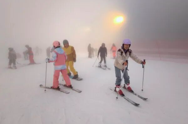 “冰雪+”催生多元融合消费新业态