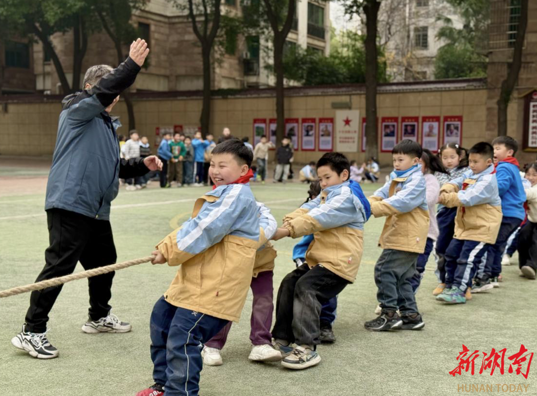 科技魅力+欢乐拔河！武陵区卫门口小学元旦活动嗨翻校园