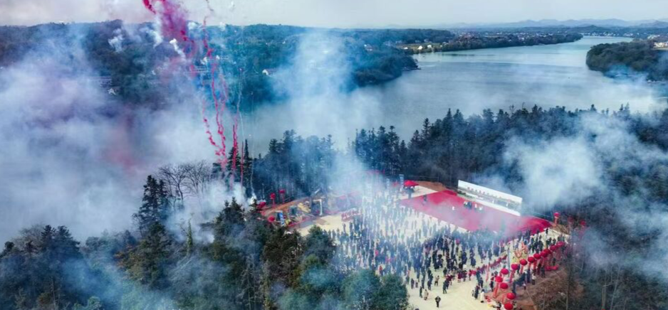 资江上修建一座桥，为何村民倾力捐资，千里之外的热心人士一次次奔赴？