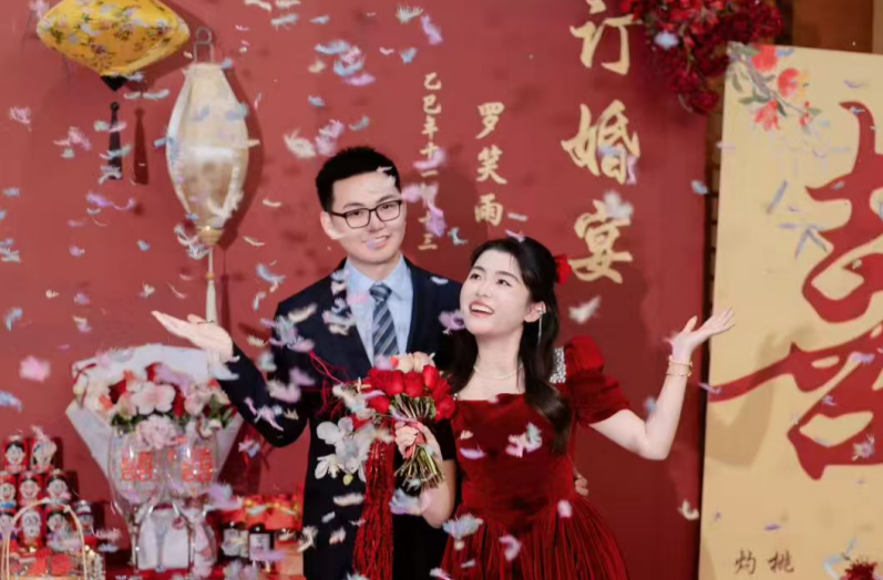 小县城里的大圆桌