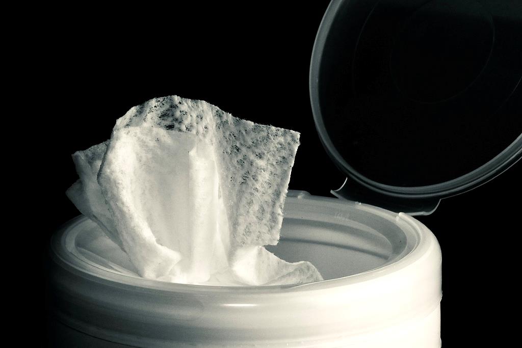 一擦就能灭病毒，婴幼儿可用？别轻信“防甲流”湿巾