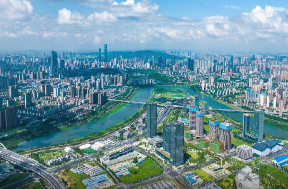 【“十大技术攻关项目”五周年】光影飞驰超算中 铁臂共舞车间里——湖南突围数字赛道