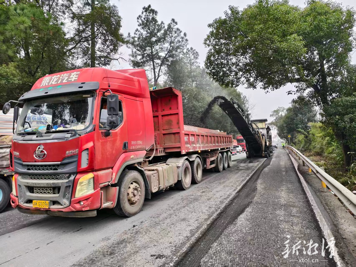 G107国道湘潭段中修进度过半 预计本月底前完全恢复道路通行