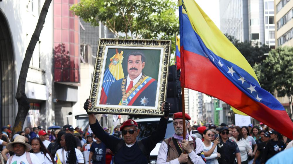 委内瑞拉民众游行要求释放马杜罗