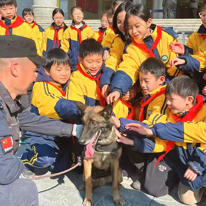 道县谷源学校：萌娃进警营 满满新体验
