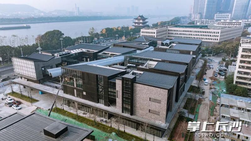 碧湘楚巷已完成主体建设，预计2026年二季度正式开业。