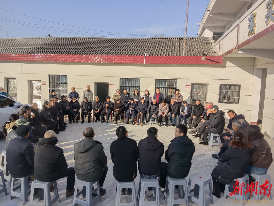 九旬党员活跃在党日活动中