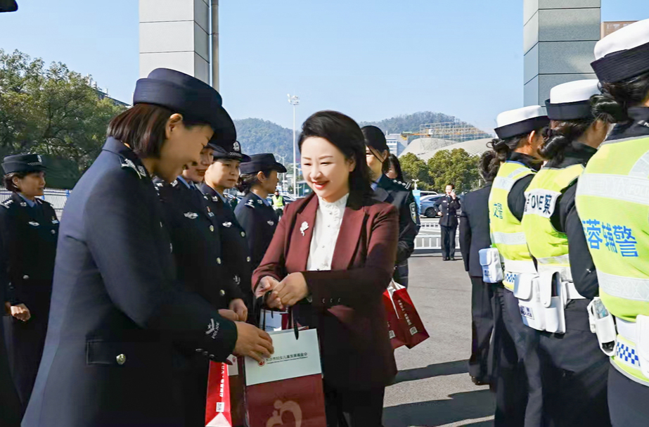 致敬巾帼卫士！长沙开展“巾帼卫士·温暖同行”专项慰问活动