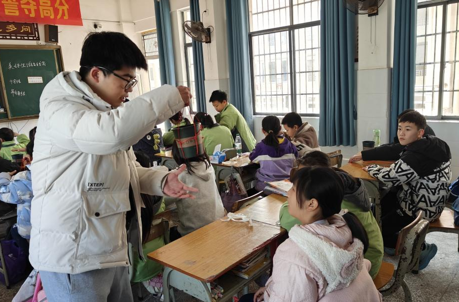 衡南县江口联合学校中心小学：劳动课堂展风采，结绳技艺乐成长