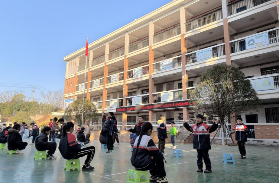 策绳扬鞭，跃动新年！石鼓区朝阳小学举行一分钟跳短绳比赛