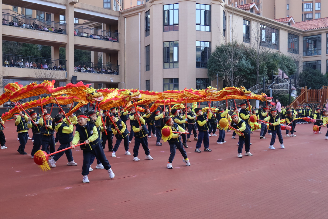大手拉小手，共燃冬日热情！省一幼亲子运动会温情启幕