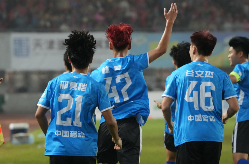 永冲锋：一座古城的觉醒与奔赴——从草根球队到城市精神的湘江奔流