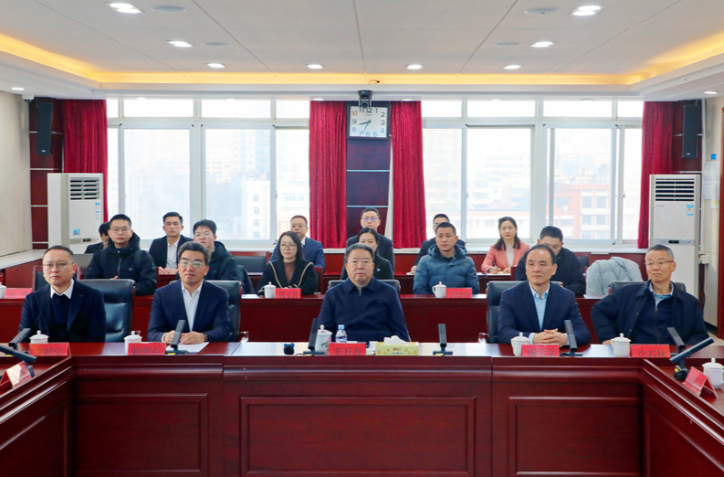 毛万春在省长株潭一体化发展事务中心征求意见建议并调研