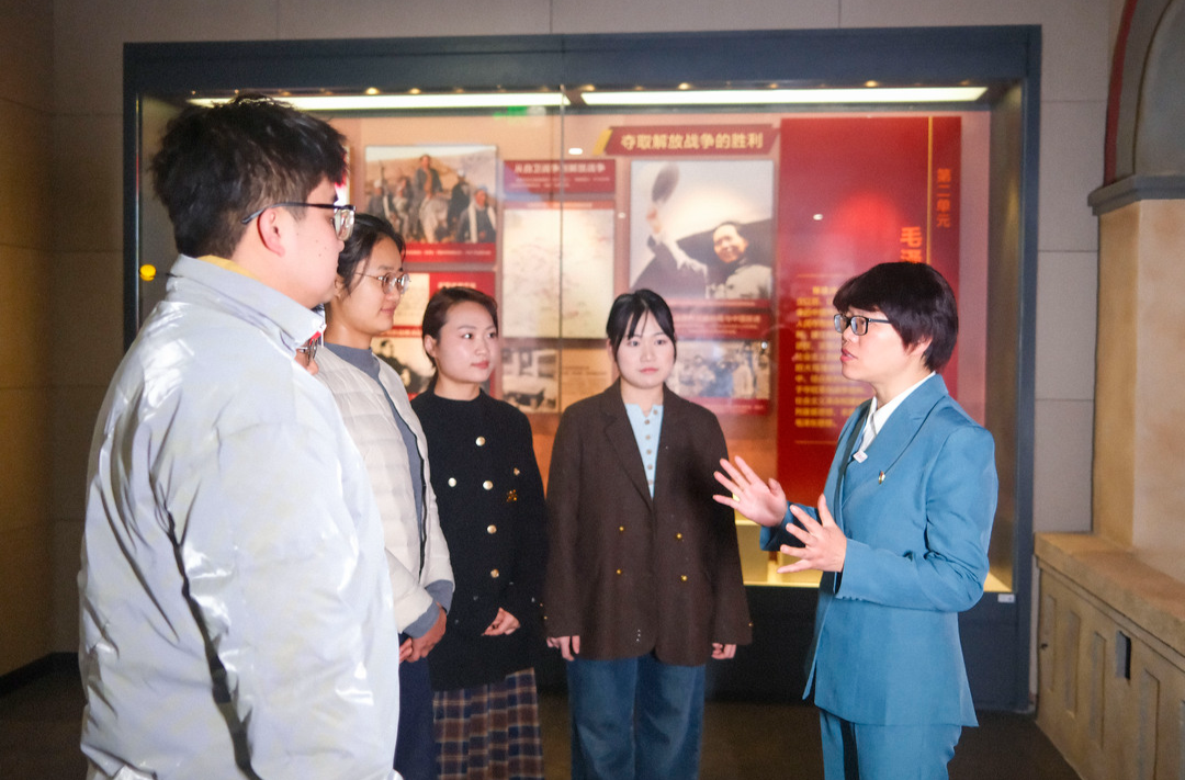 躬身“伏”枥育桃李 烛照“清”心引路人——记“全省担当作为优秀干部”李伏清