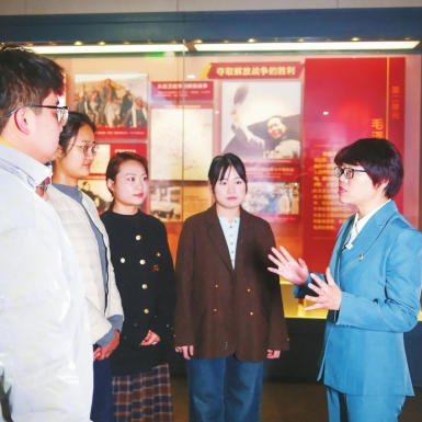 躬身“伏”枥育桃李 烛照“清”心引路人——记“全省担当作为优秀干部”李伏清