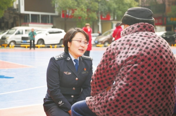 【擔當作為開新局】“防于未然、守于微處”的鐵娘子——記“全省擔當作為優秀干部”劉亞君