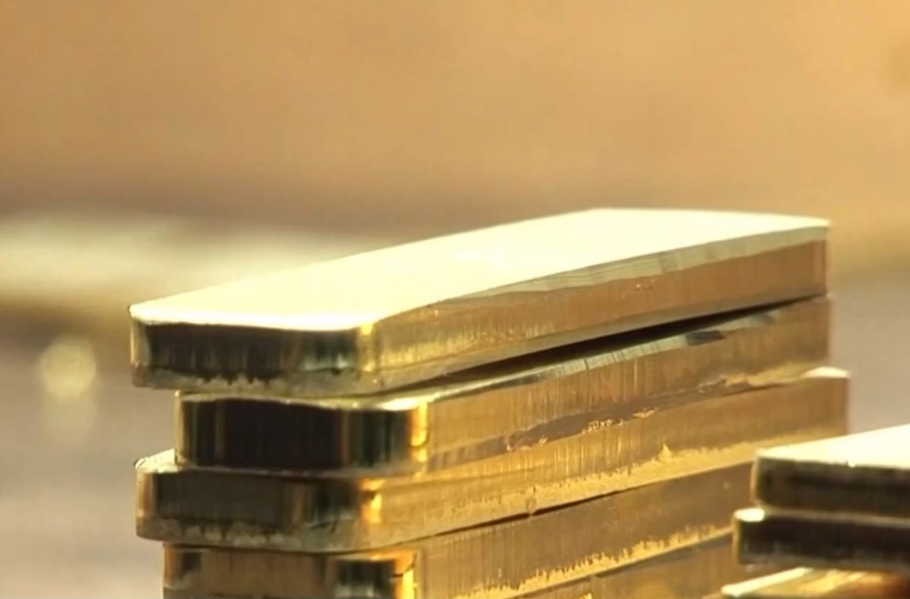 去年金价狂飙美元贬值 全球资产加速去美元化