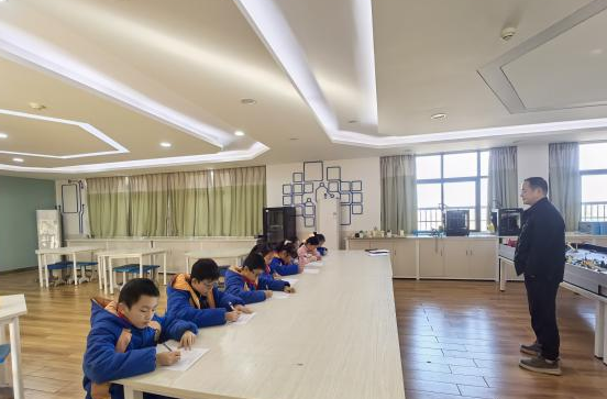 以赛促学强实践  荷塘区小学科学实验操作比赛圆满落幕