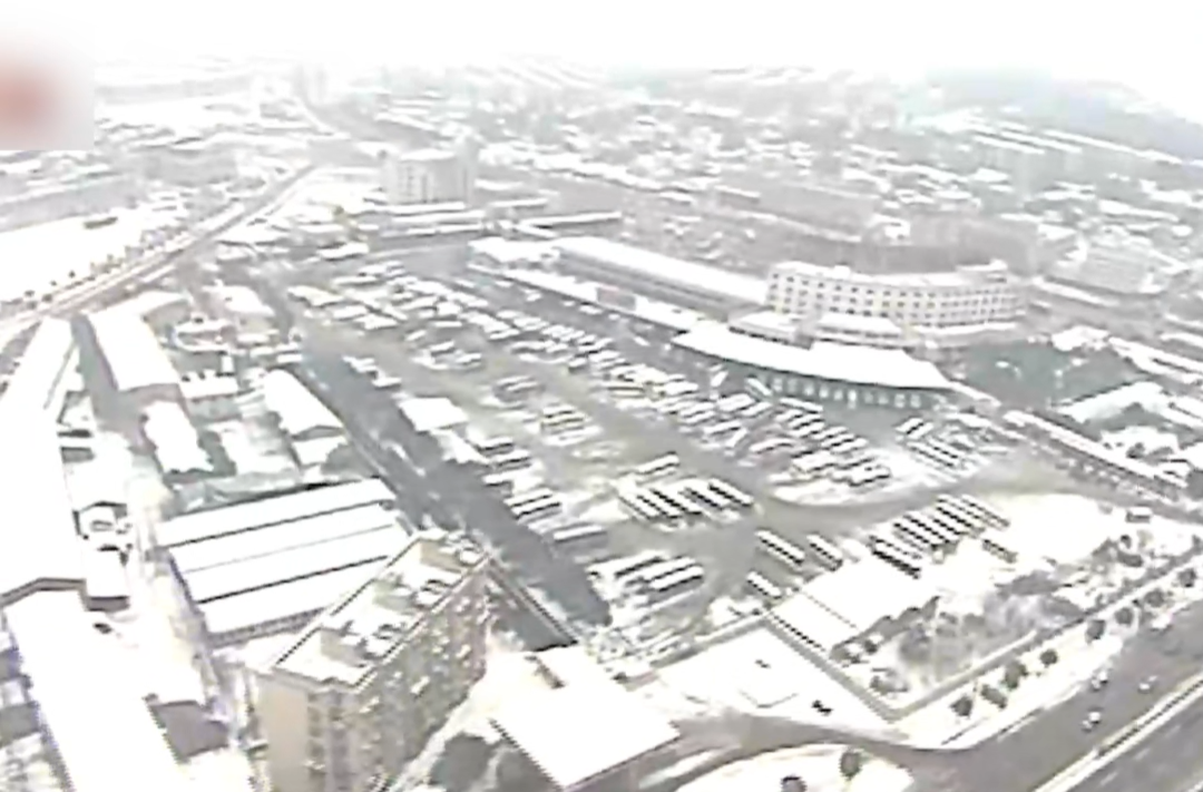 历史上的今天丨2008年1月13日，湖南遭遇历史罕见的特大冰雪灾害