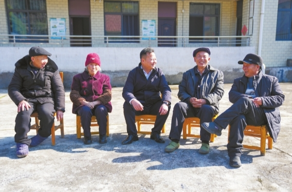 “田”是脚下土 “卫”是心上责——记“全省担当作为优秀干部”田卫