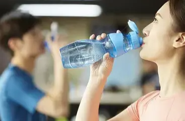 喝水后的5个异常 可能是身体发出的求救信号