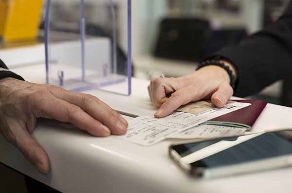 部分机票退改签费用偏高 如何完善退改规则？专家解读