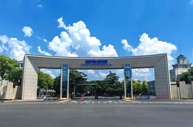 易国强入选“劳模工匠助企行”表扬名单