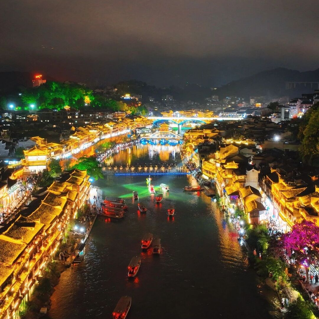 快！包住还免票~凤凰古城新年福利来啦！