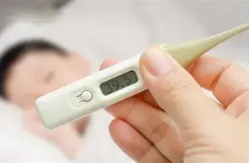 孩子发烧擦酒精？这些错误操作要叫停