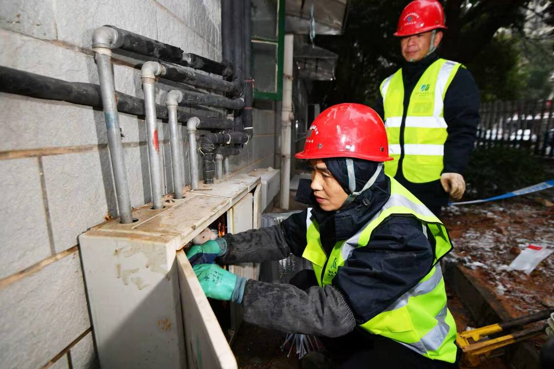 长沙10万余块水表穿上“防寒服”