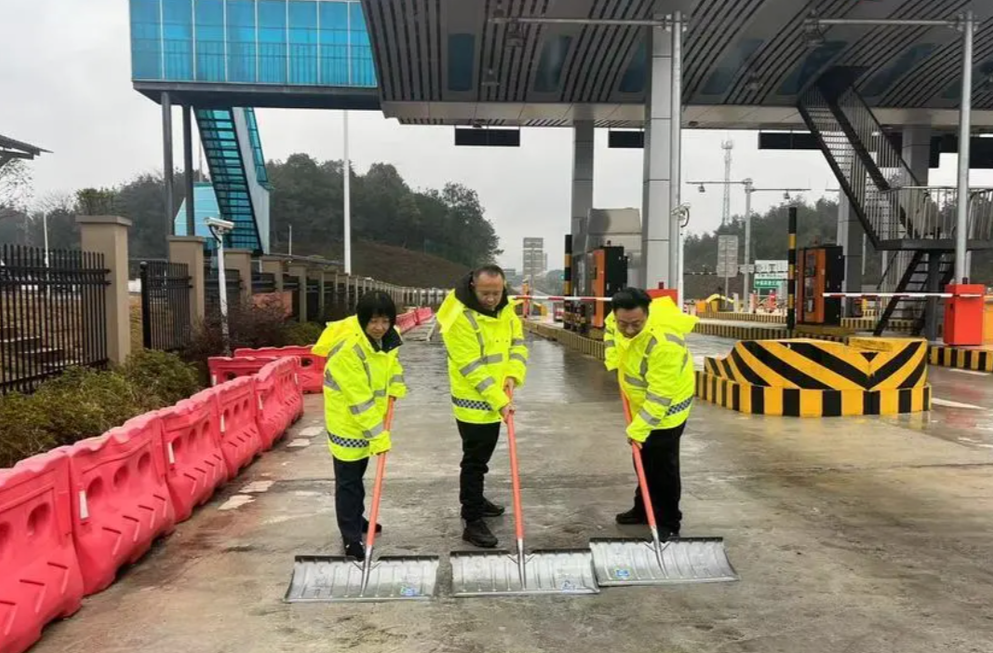 湖南102个收费站对所有车辆临时管制！