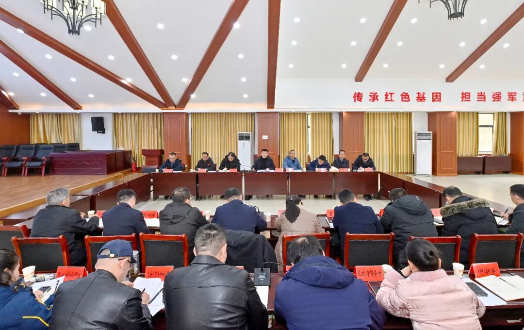 钟君赴武陵源区调研经济社会发展情况