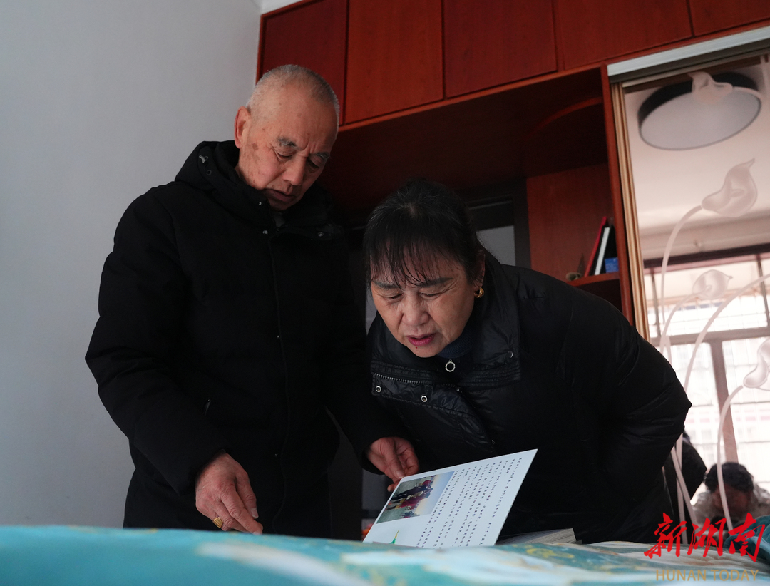 U23国足队长徐彬的爷爷奶奶分享其成长故事，期待他今晚夺冠