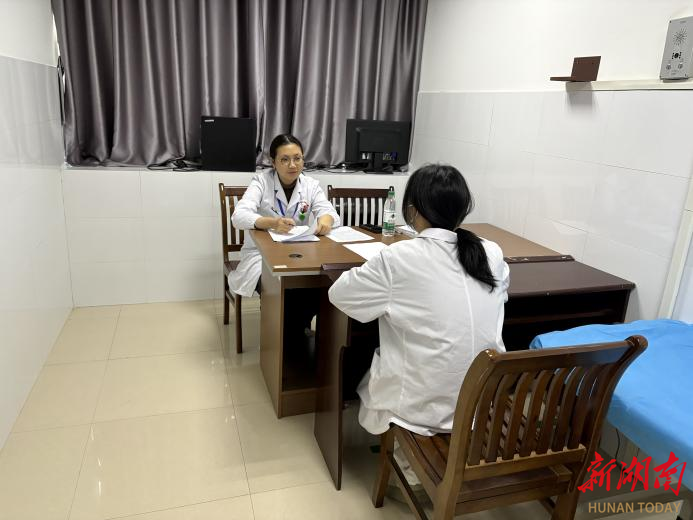 湖南医药学院总医院完成2021级临床医学专业实习生出科技能考核工作