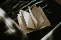 好评中国丨穿透“台前幕后” 慧眼识得“实干家”