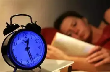 这7个“睡眠小偷”，正在悄悄掏空你的精力