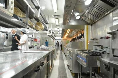 “随手拍”让外卖后厨告别“隐秘”，骑手积极性仍待调动