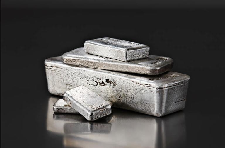 白银价格大涨，直播间为啥是“白菜价”？