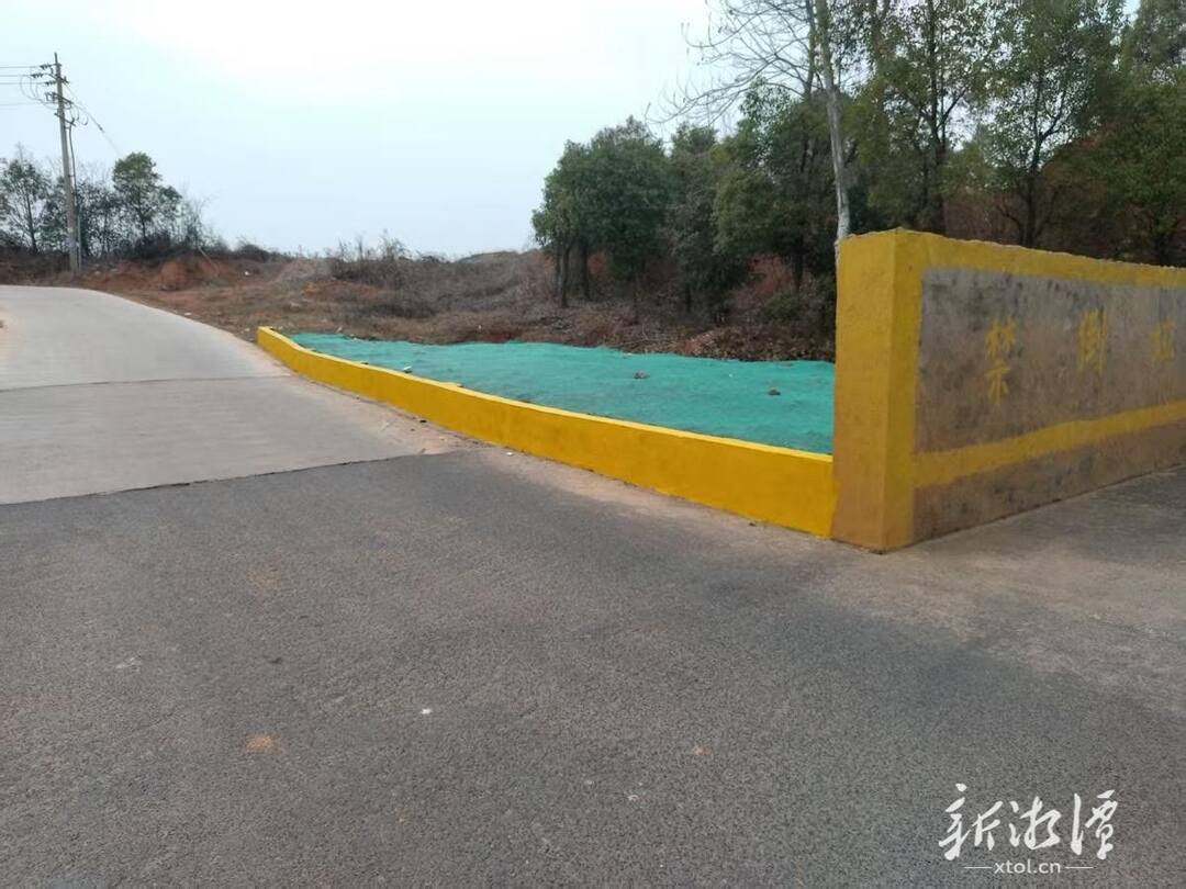 源头“锁”沙，坡脚“导”流 ！雨湖区红星路告别雨天“黄泥汤” 