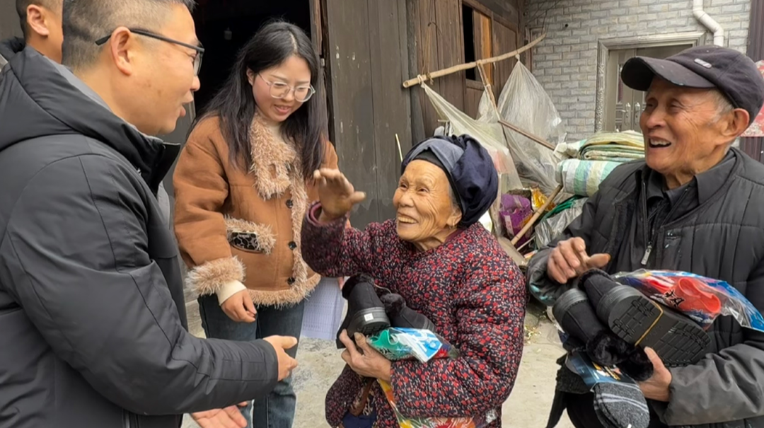 花垣排碧板栗村：“暖冬三件套” 暖身更暖心