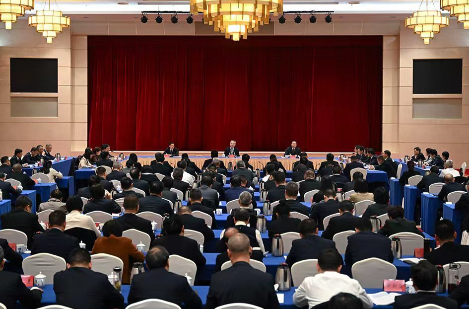 沈晓明参加省政协十三届四次会议第一联组讨论