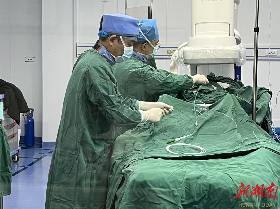 告别凶险“血管溃疡”！益阳医专附属医院用微创介入，为患者托起“心”希望