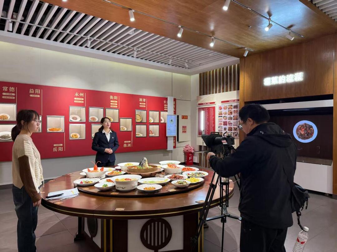 双师联袂烹制“思政佳肴”